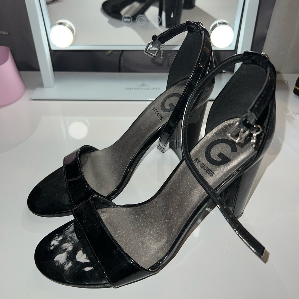 Guess heels size 7